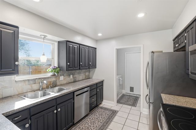 5617 Kindling Court, Arlington, TX 76016