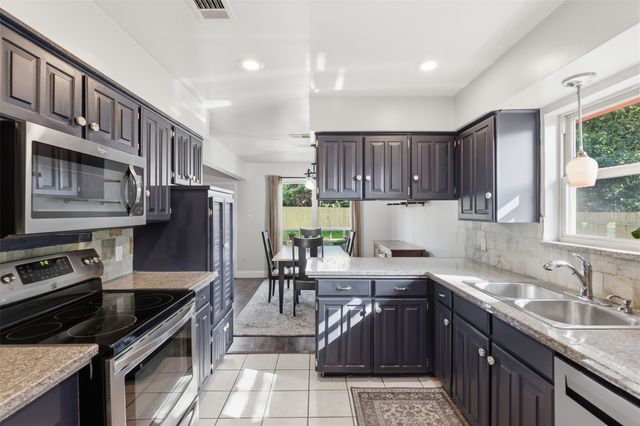 5617 Kindling Court, Arlington, TX 76016
