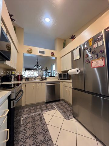 7407 N Devon Dr 212, Tamarac, FL 33321