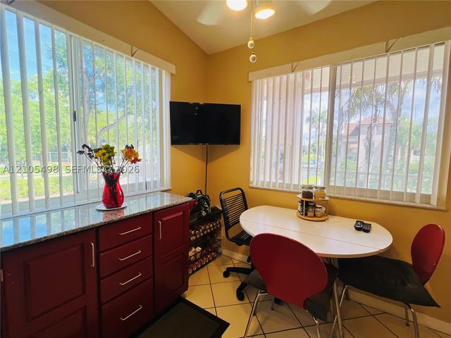 7407 N Devon Dr 212, Tamarac, FL 33321
