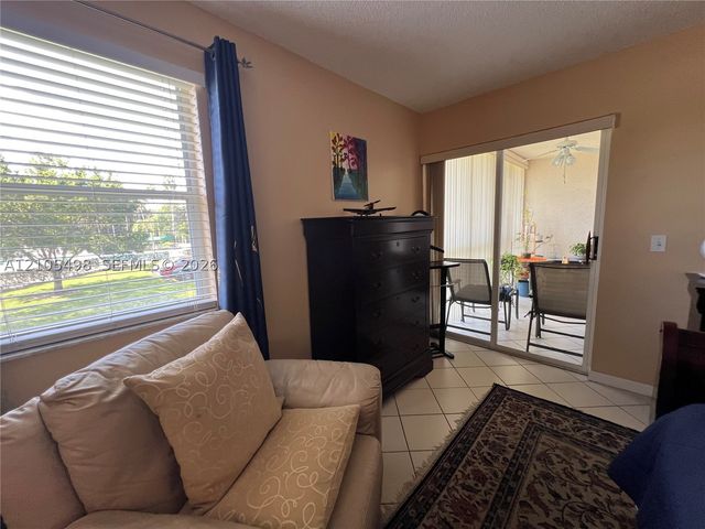 7407 N Devon Dr 212, Tamarac, FL 33321