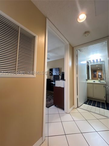 7407 N Devon Dr 212, Tamarac, FL 33321