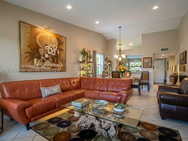 7407 N Devon Dr 212, Tamarac, FL 33321