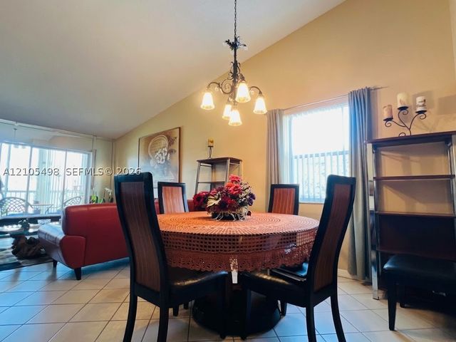7407 N Devon Dr 212, Tamarac, FL 33321