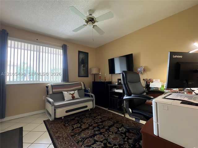 7407 N Devon Dr 212, Tamarac, FL 33321