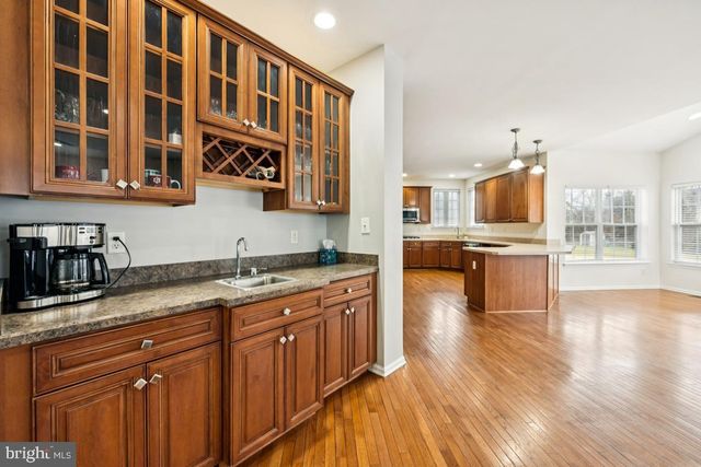 209 WINDSOR DR, Swedesboro, NJ 08085