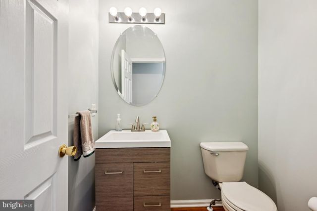 209 WINDSOR DR, Swedesboro, NJ 08085