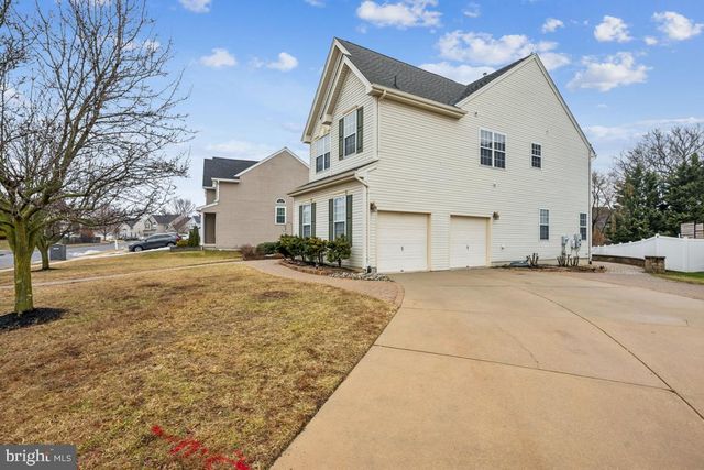 209 WINDSOR DR, Swedesboro, NJ 08085