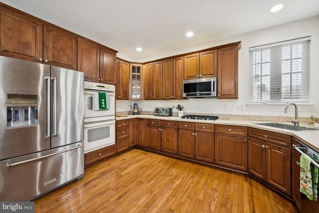 209 WINDSOR DR, Swedesboro, NJ 08085