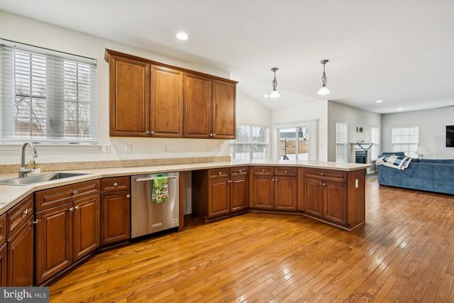 209 WINDSOR DR, Swedesboro, NJ 08085