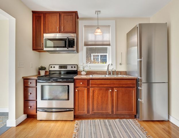 15 Boardman Ave, Melrose, MA 02176