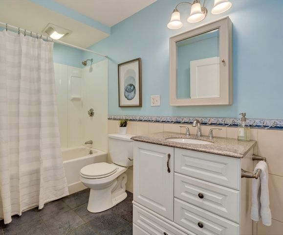 15 Boardman Ave, Melrose, MA 02176