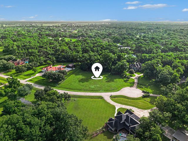 8635 Halls Retreat Court, Missouri City, TX 77459