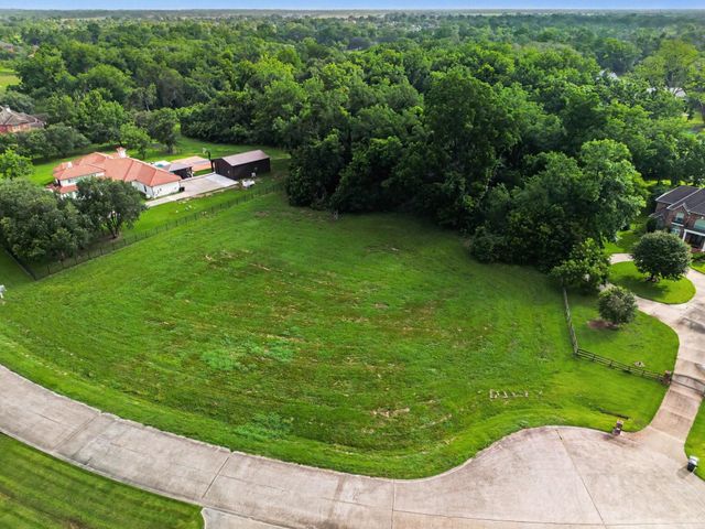 8635 Halls Retreat Court, Missouri City, TX 77459