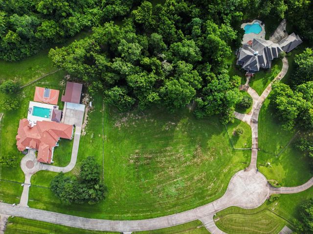 8635 Halls Retreat Court, Missouri City, TX 77459