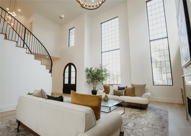 1741 Gardenia Drive, Houston, TX 77018
