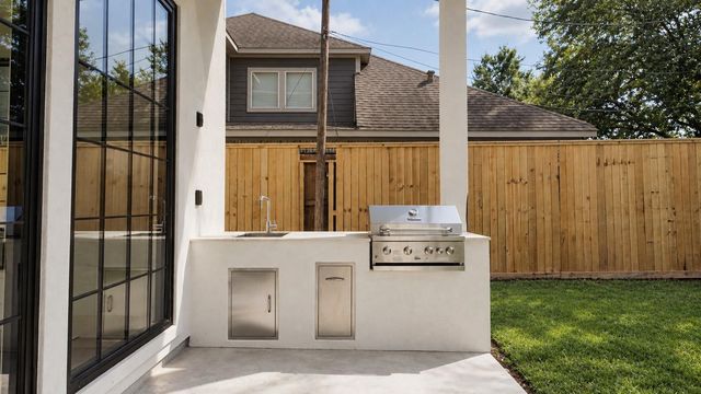 1741 Gardenia Drive, Houston, TX 77018
