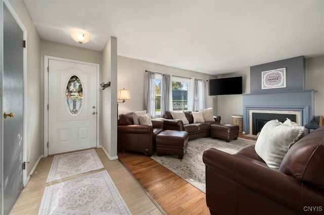 17 Dove, Clay, NY 13090