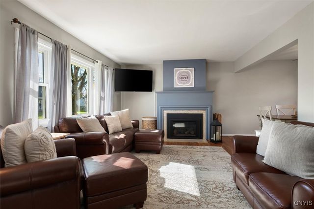 17 Dove, Clay, NY 13090