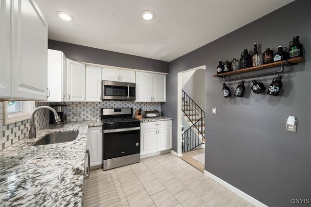 17 Dove, Clay, NY 13090