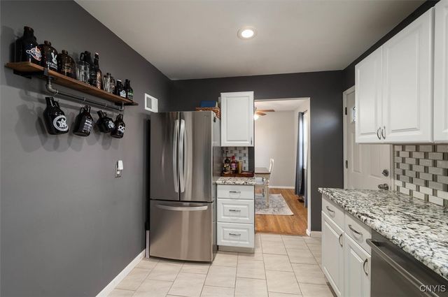 17 Dove, Clay, NY 13090