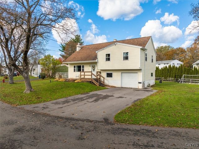 17 Dove, Clay, NY 13090