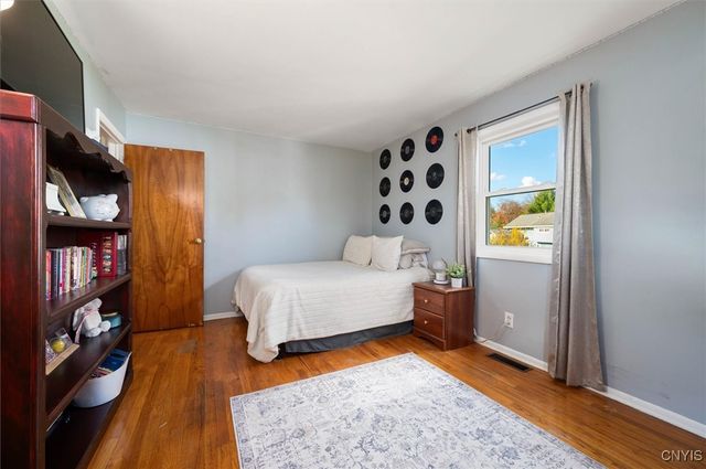 17 Dove, Clay, NY 13090