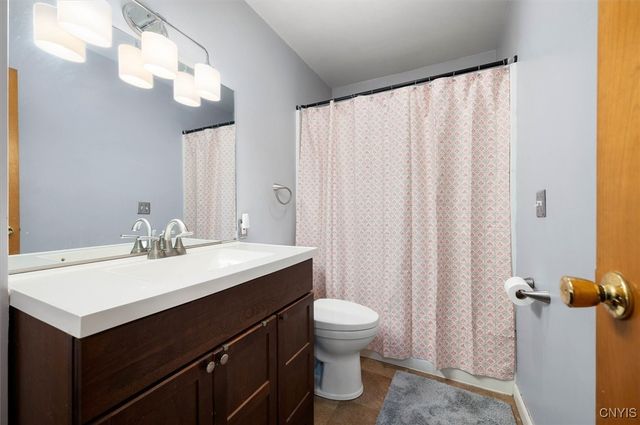 17 Dove, Clay, NY 13090