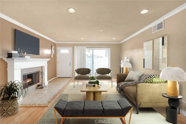 633 S Indian Hill C, Claremont, CA 91711