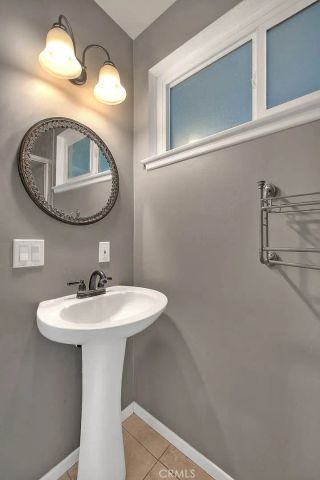 633 S Indian Hill C, Claremont, CA 91711