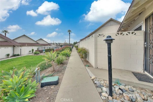 633 S Indian Hill C, Claremont, CA 91711