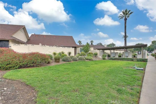 633 S Indian Hill C, Claremont, CA 91711