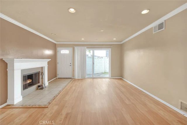 633 S Indian Hill C, Claremont, CA 91711