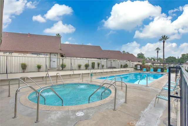 633 S Indian Hill C, Claremont, CA 91711