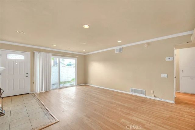 633 S Indian Hill C, Claremont, CA 91711