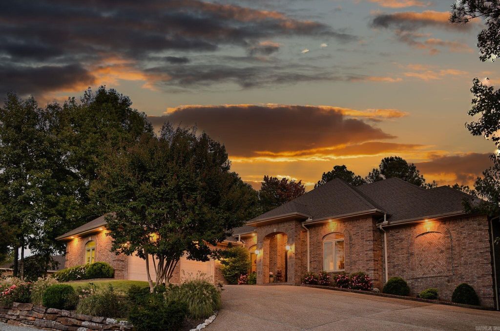 16 Gusta Lane, Hot Springs Village, AR 71909