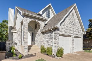 6809 Driffield Circle W, North Richland Hills, TX 76182