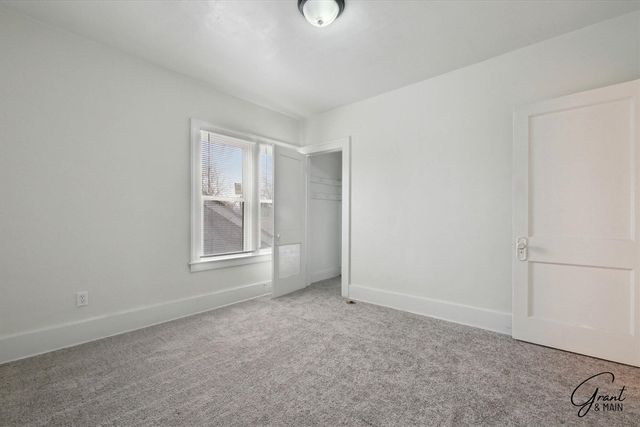 127 Cedarhurst Place, Highland Park, MI 48203