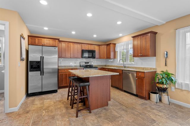 3 Orchard Hill Road, Epping, NH 03042