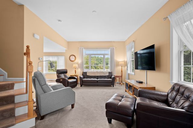 3 Orchard Hill Road, Epping, NH 03042
