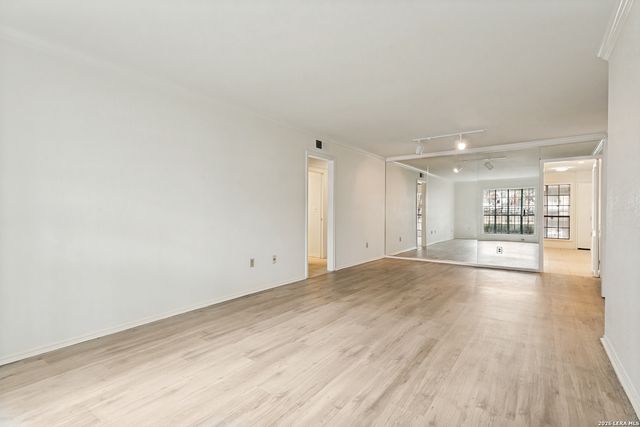 7815 Broadway Apt 105, San Antonio, TX 78209
