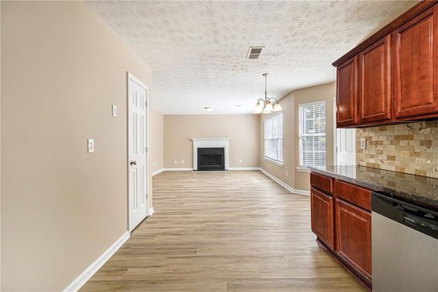 3255 Sugar Creek SE Trace, Atlanta, GA 30316