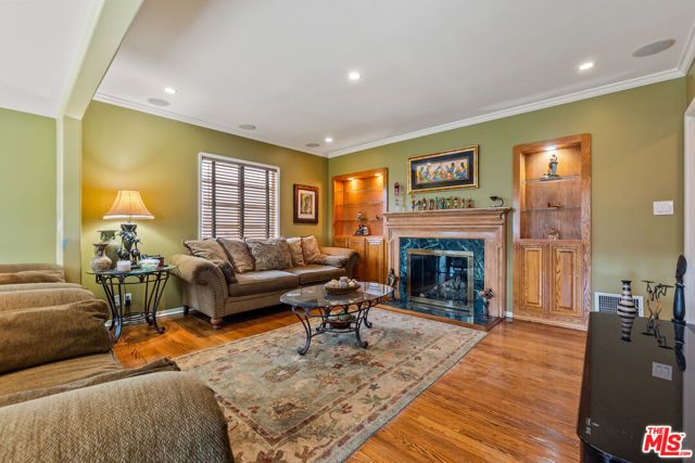 4152 Mount Vernon Drive, Los Angeles, CA 90008
