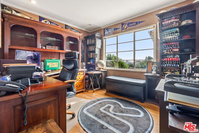 4152 Mount Vernon Drive, Los Angeles, CA 90008