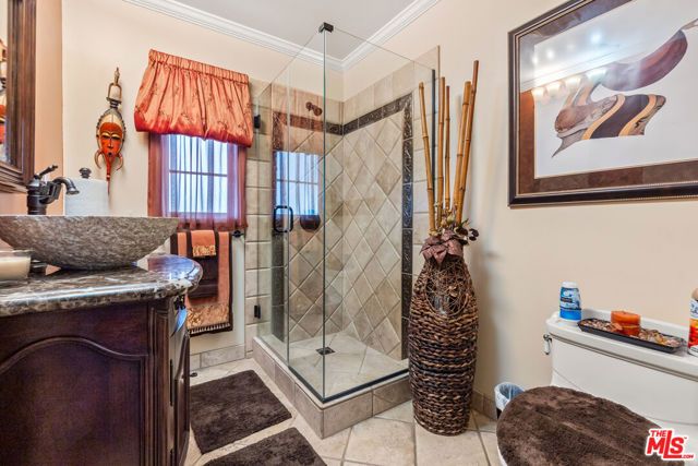 4152 Mount Vernon Drive, Los Angeles, CA 90008
