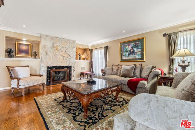 4152 Mount Vernon Drive, Los Angeles, CA 90008