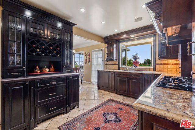 4152 Mount Vernon Drive, Los Angeles, CA 90008