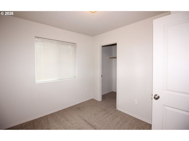 12140 Se BUSH St, Portland, OR 97266