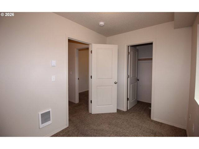 12140 Se BUSH St, Portland, OR 97266