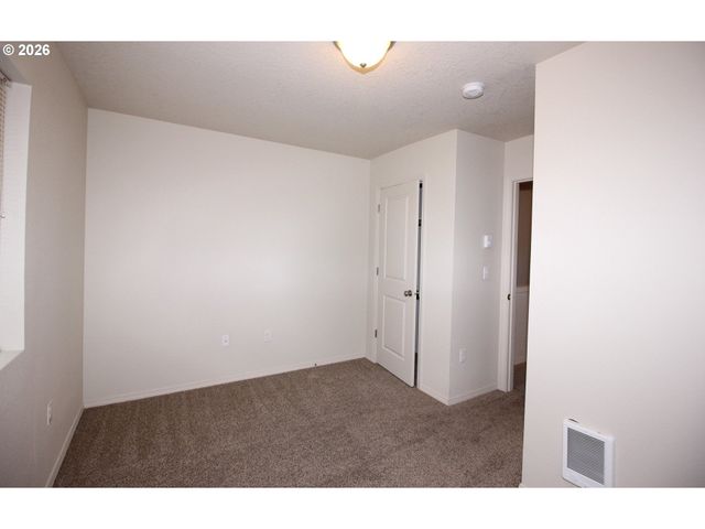 12140 Se BUSH St, Portland, OR 97266